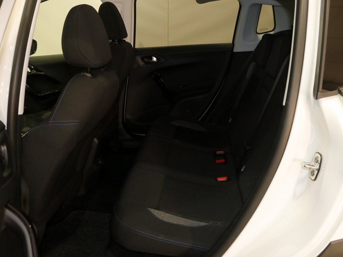 Foto Peugeot 2008 15