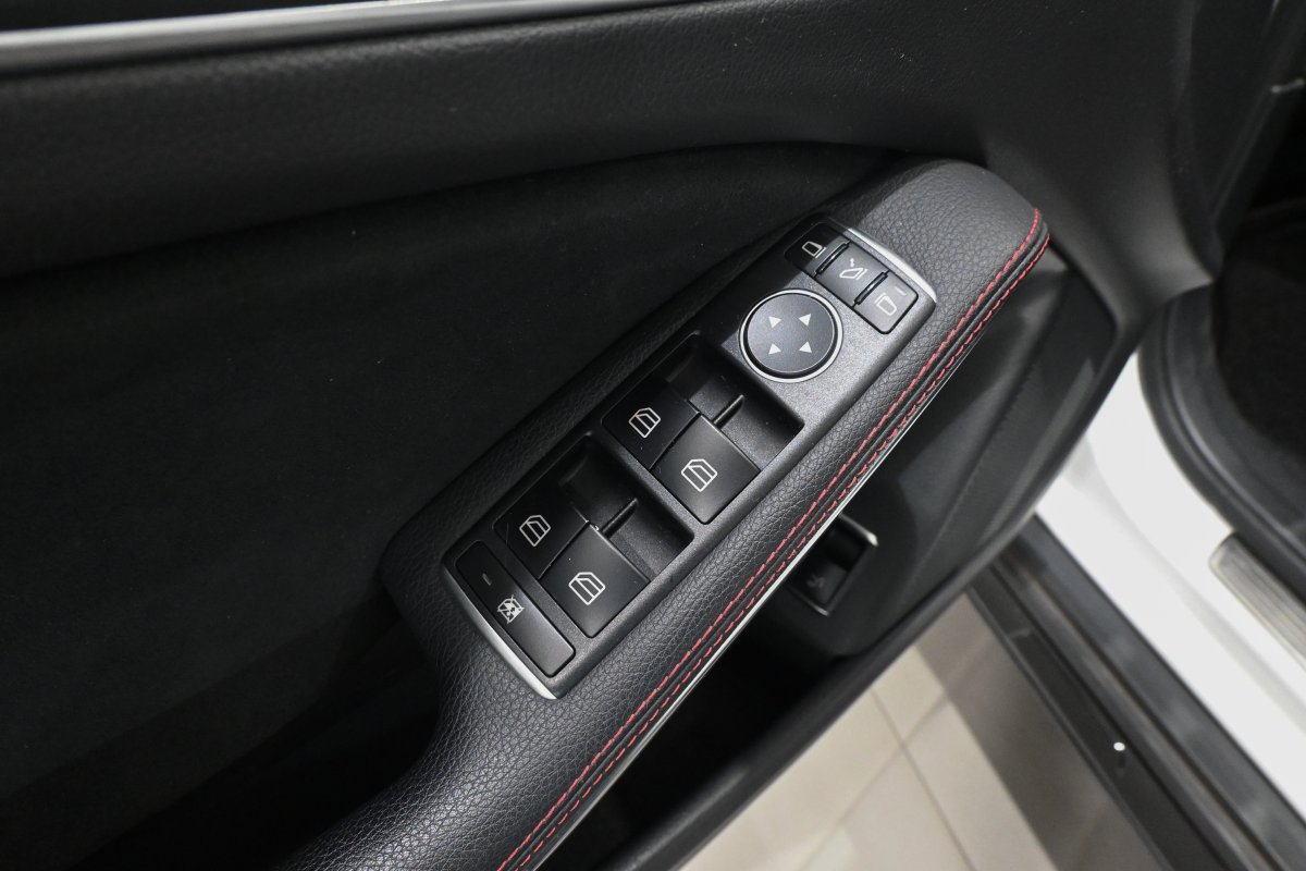 Foto Mercedes-Benz GLA 26