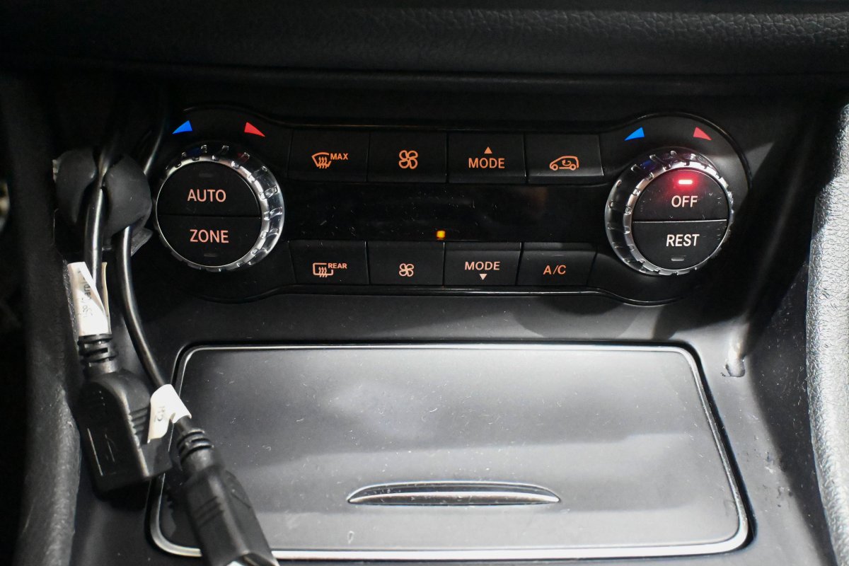 Foto Mercedes-Benz GLA 17