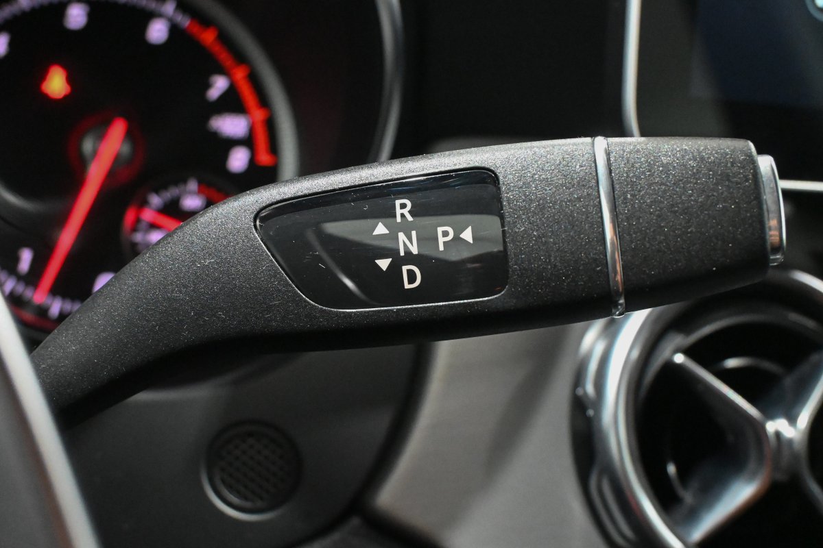 Foto Mercedes-Benz GLA 24