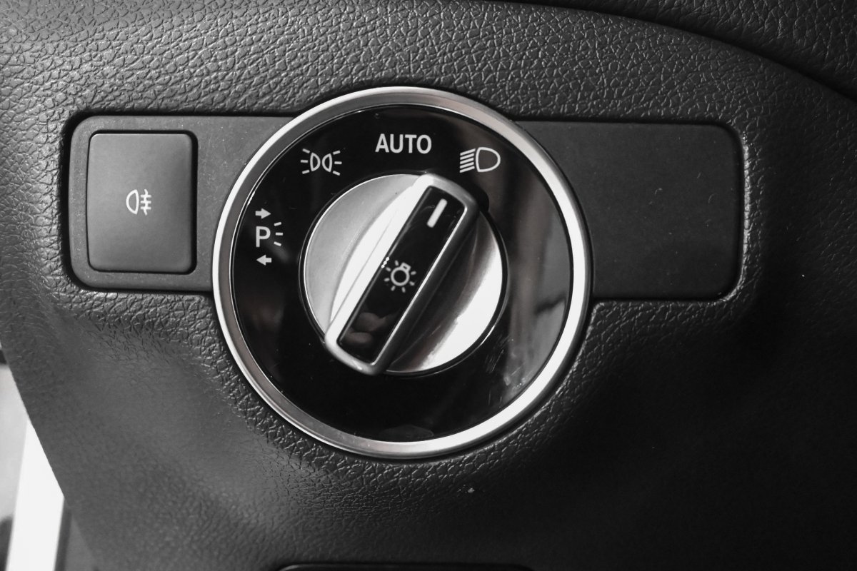 Foto Mercedes-Benz GLA 25