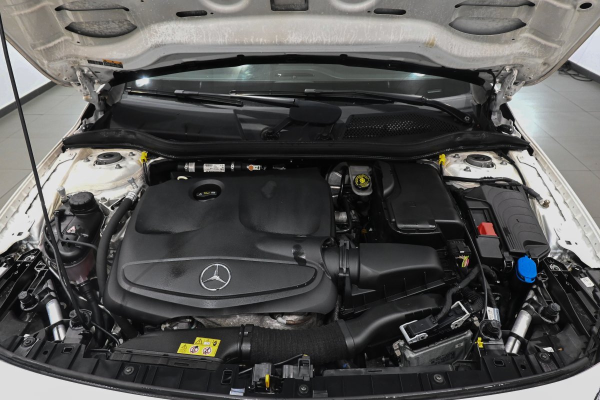 Foto Mercedes-Benz GLA 7