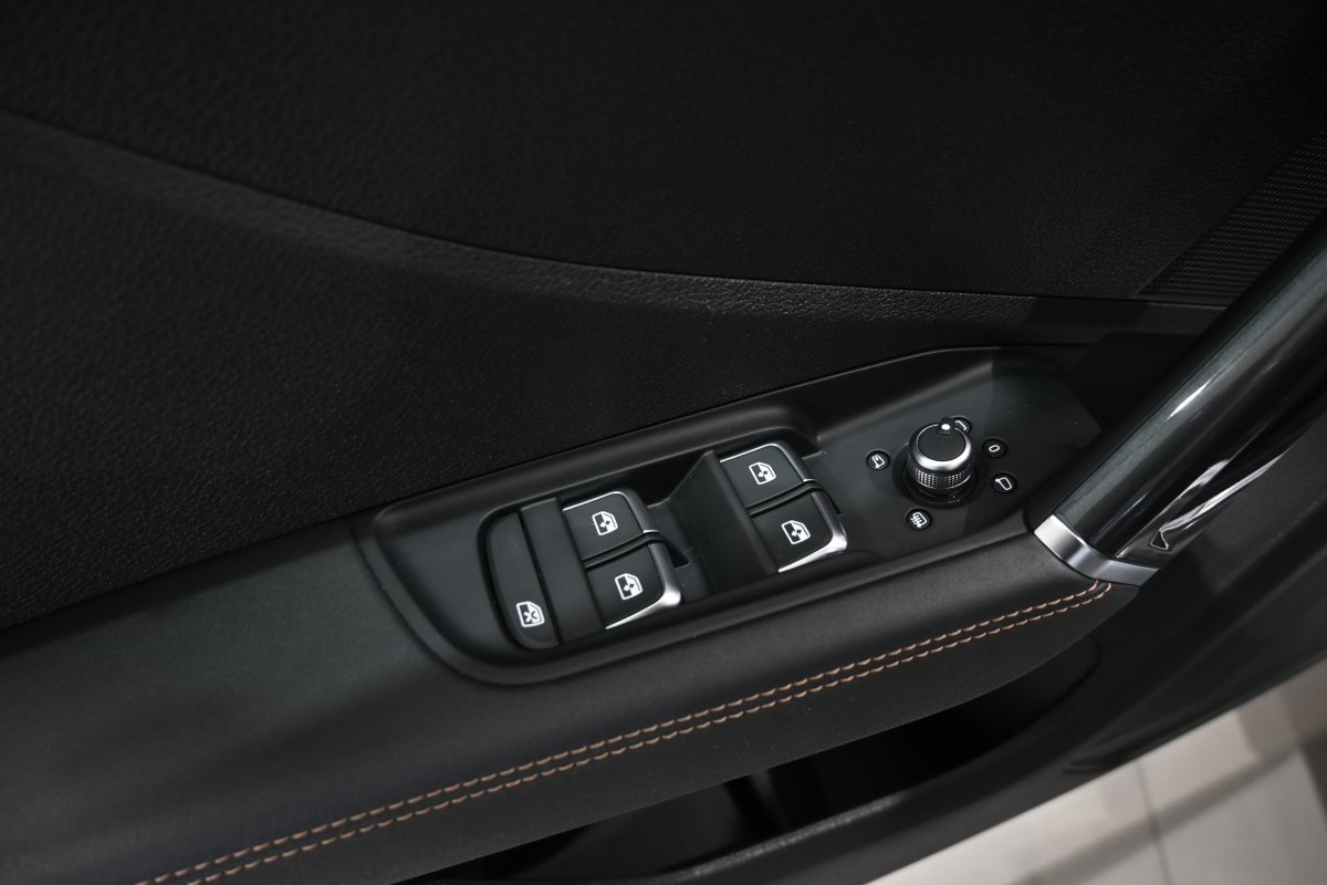 Foto Audi Q2 26
