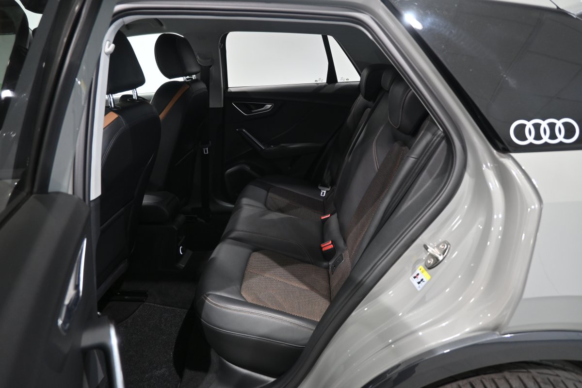Foto Audi Q2 11
