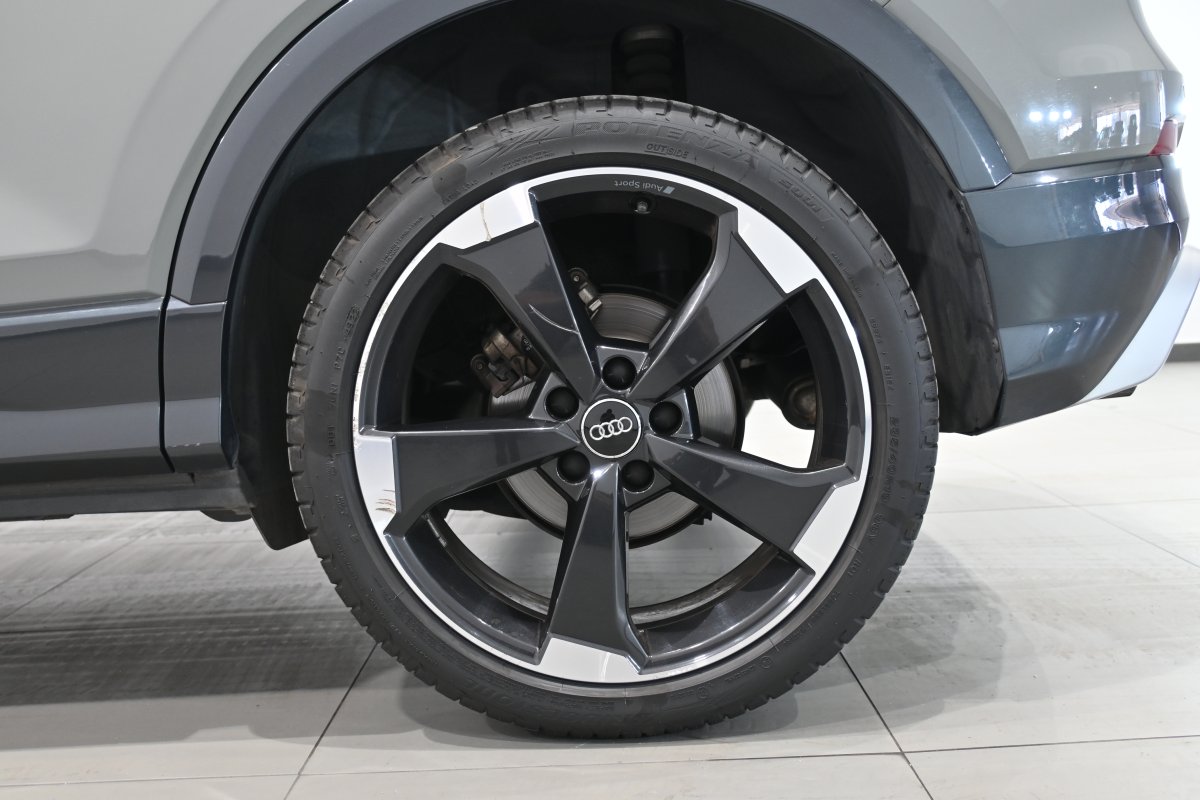 Foto Audi Q2 28