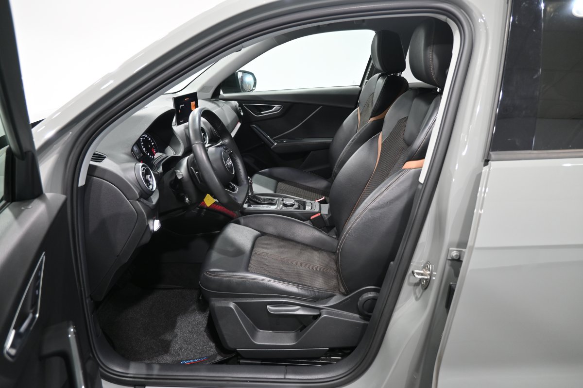 Foto Audi Q2 10