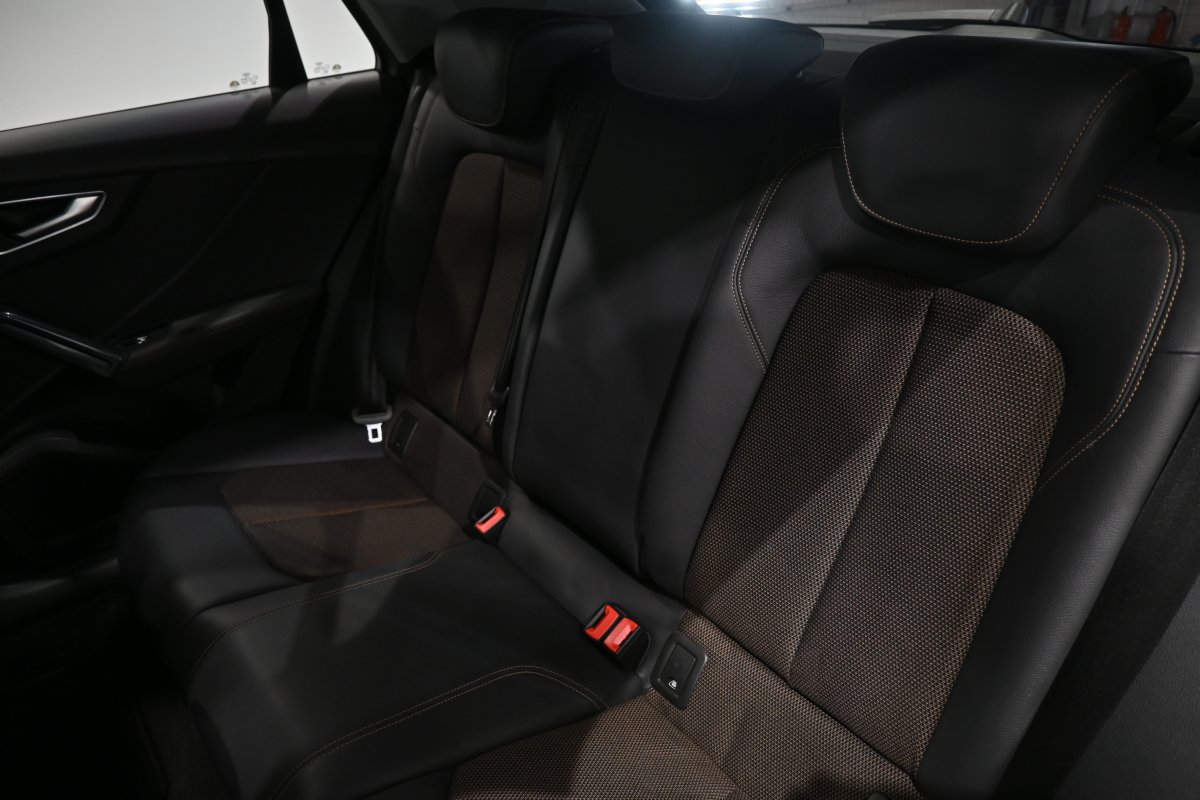 Foto Audi Q2 12