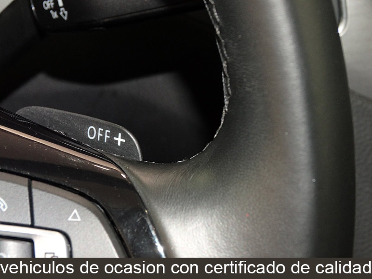 Foto Volkswagen Golf 32