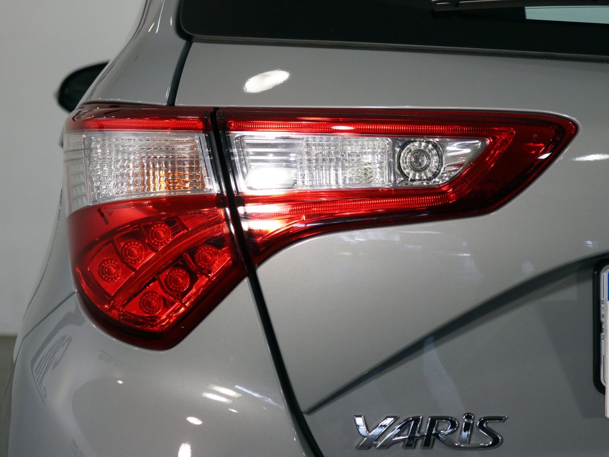 Foto Toyota Yaris 9
