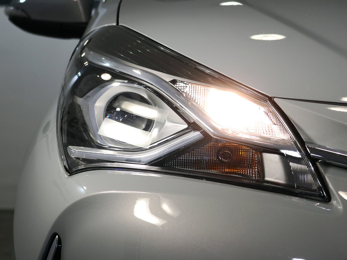 Foto Toyota Yaris 11