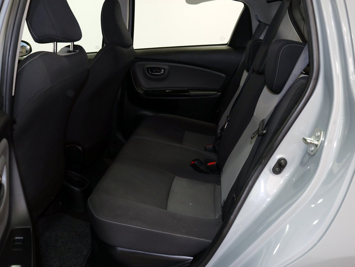 Foto Toyota Yaris 14