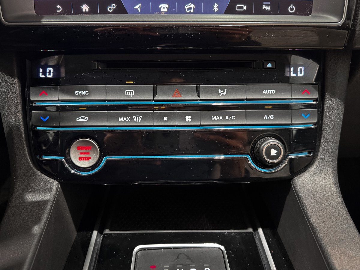 Foto Jaguar F-PACE 17