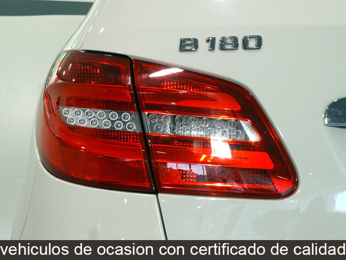 Foto Mercedes-Benz B 180 9
