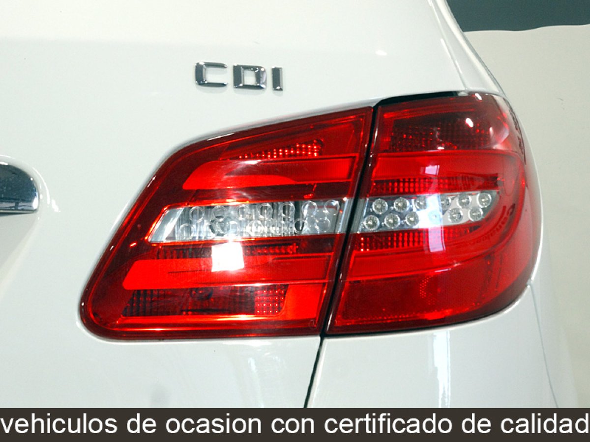 Foto Mercedes-Benz B 180 10