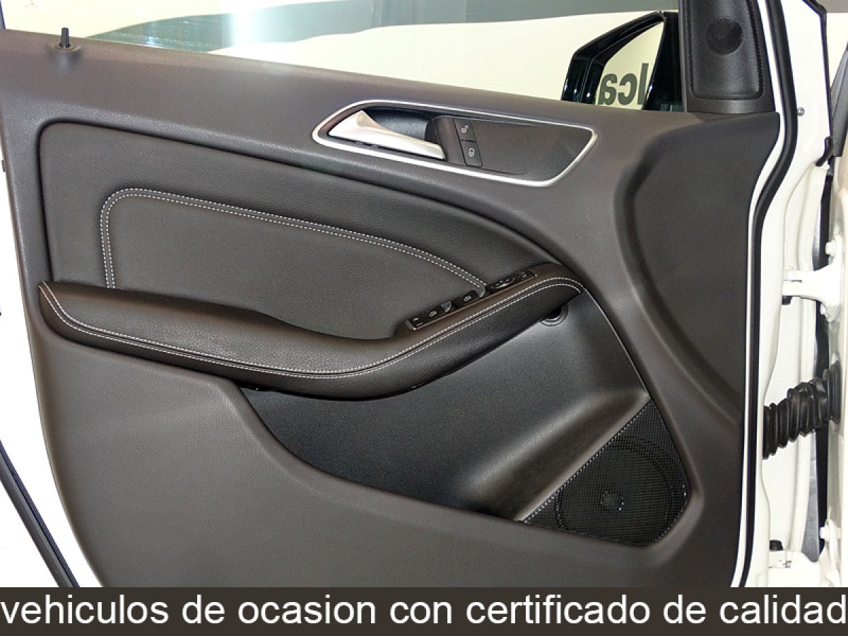 Foto Mercedes-Benz B 180 17