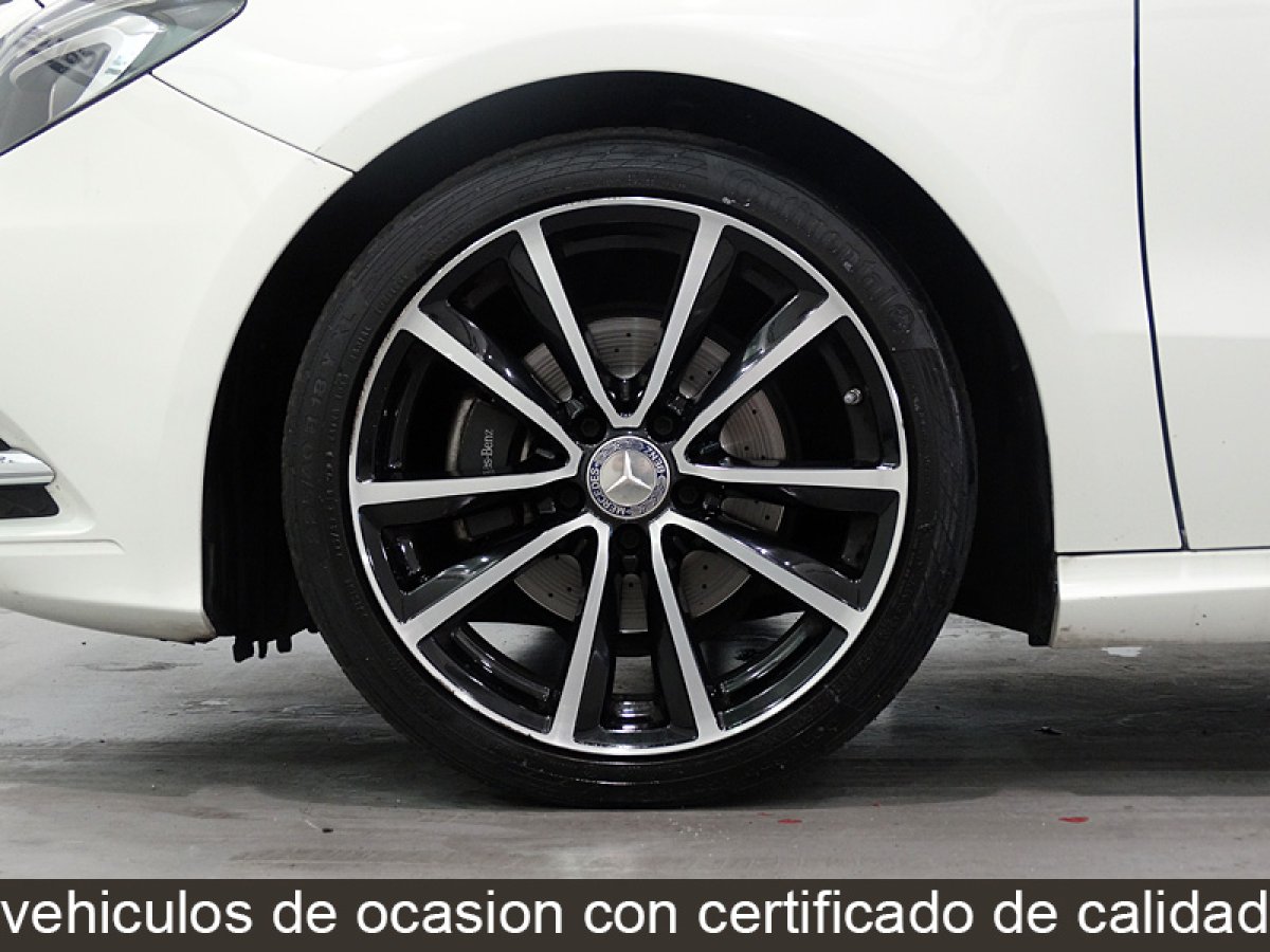 Foto Mercedes-Benz B 180 30