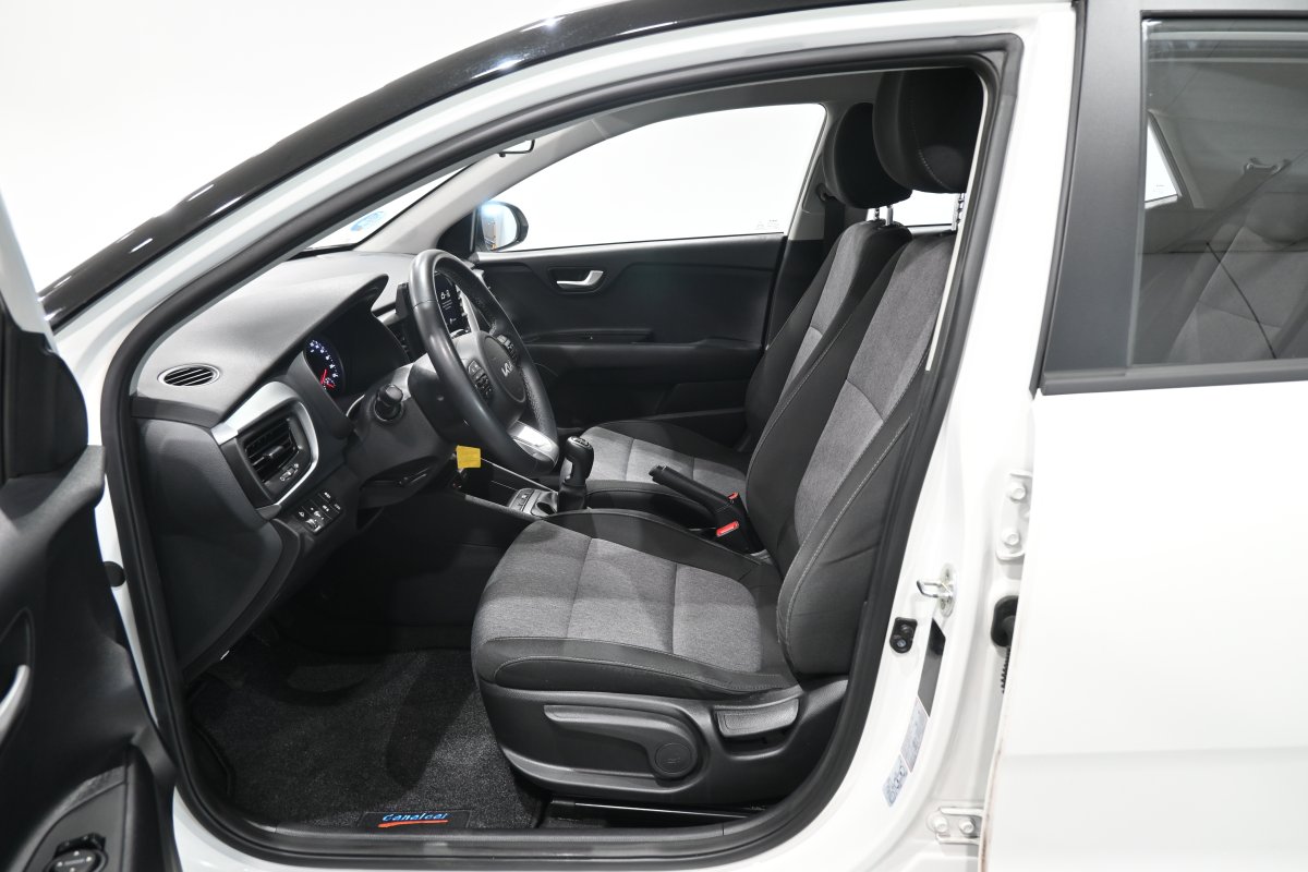 Foto Kia Stonic 8
