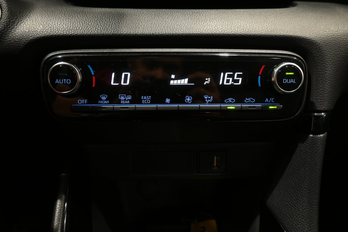 Foto Toyota Yaris 16