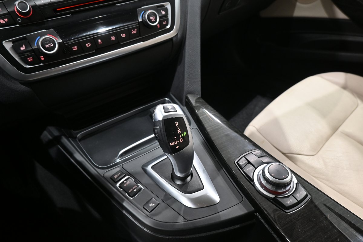 Foto Bmw 318dA GRAN TURISMO 16
