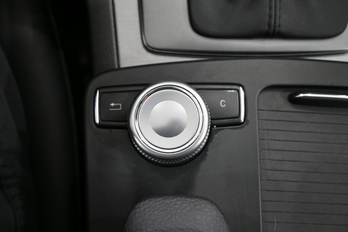 Foto Mercedes-Benz C 19