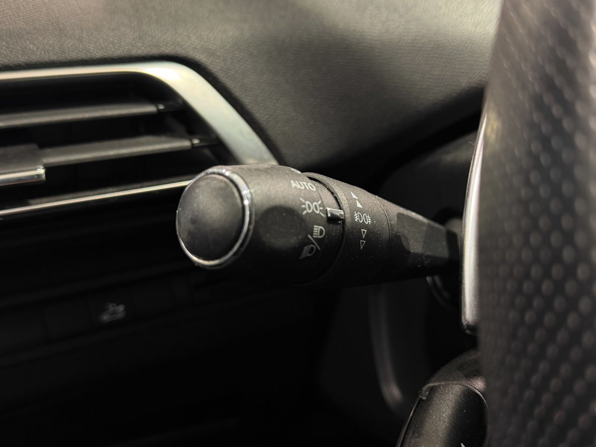 Foto Peugeot 5008 10