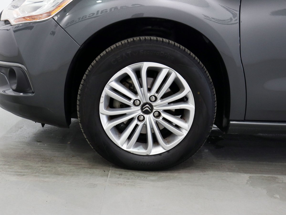 Foto Citroen DS4 24