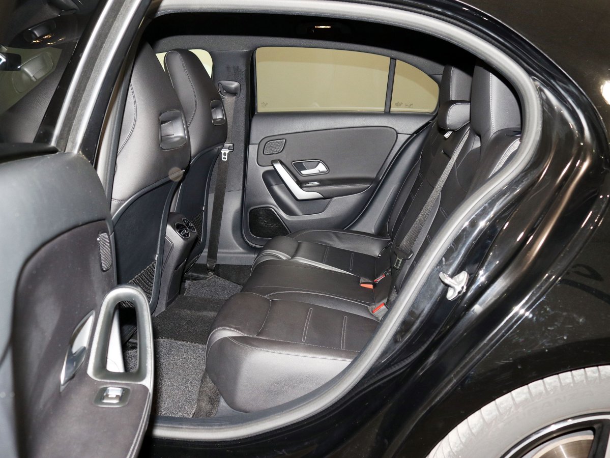 Foto Mercedes-Benz A 180 15