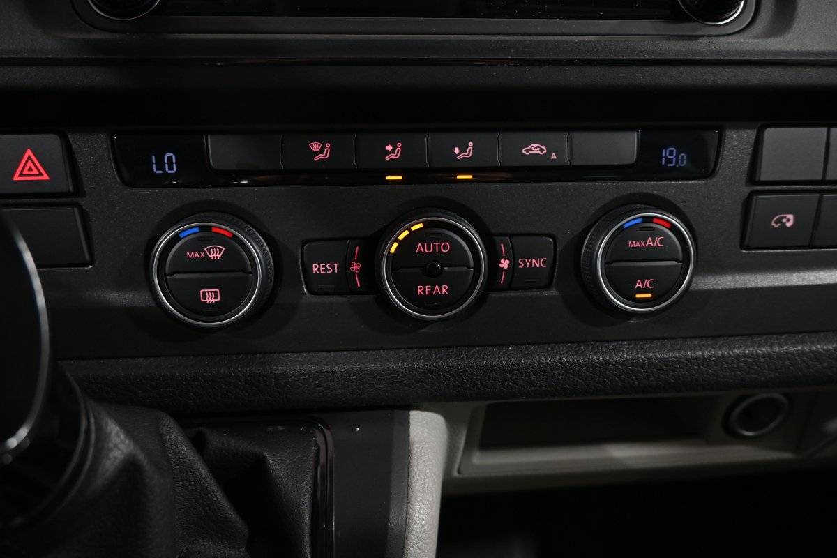 Foto Volkswagen KOMBI Caravelle 17