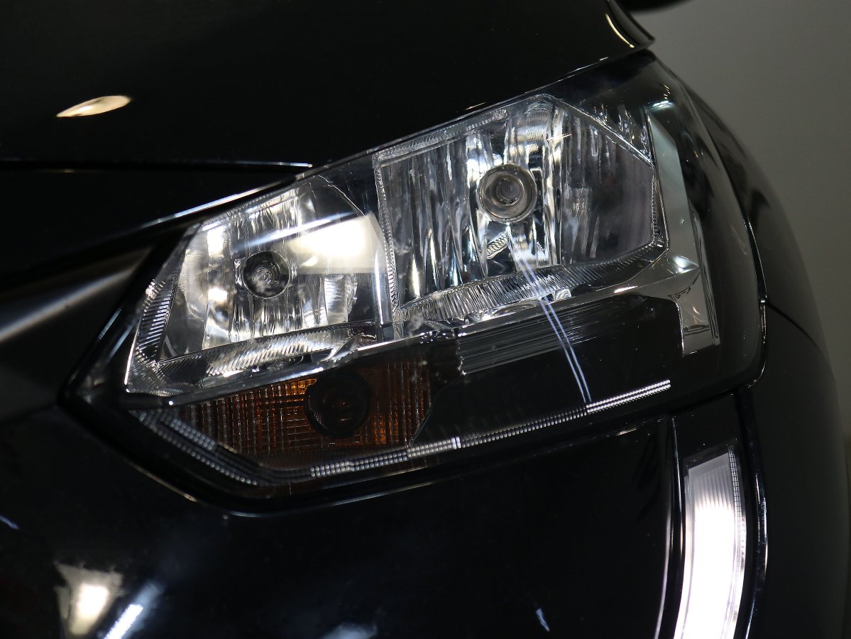 Foto Peugeot 208 12