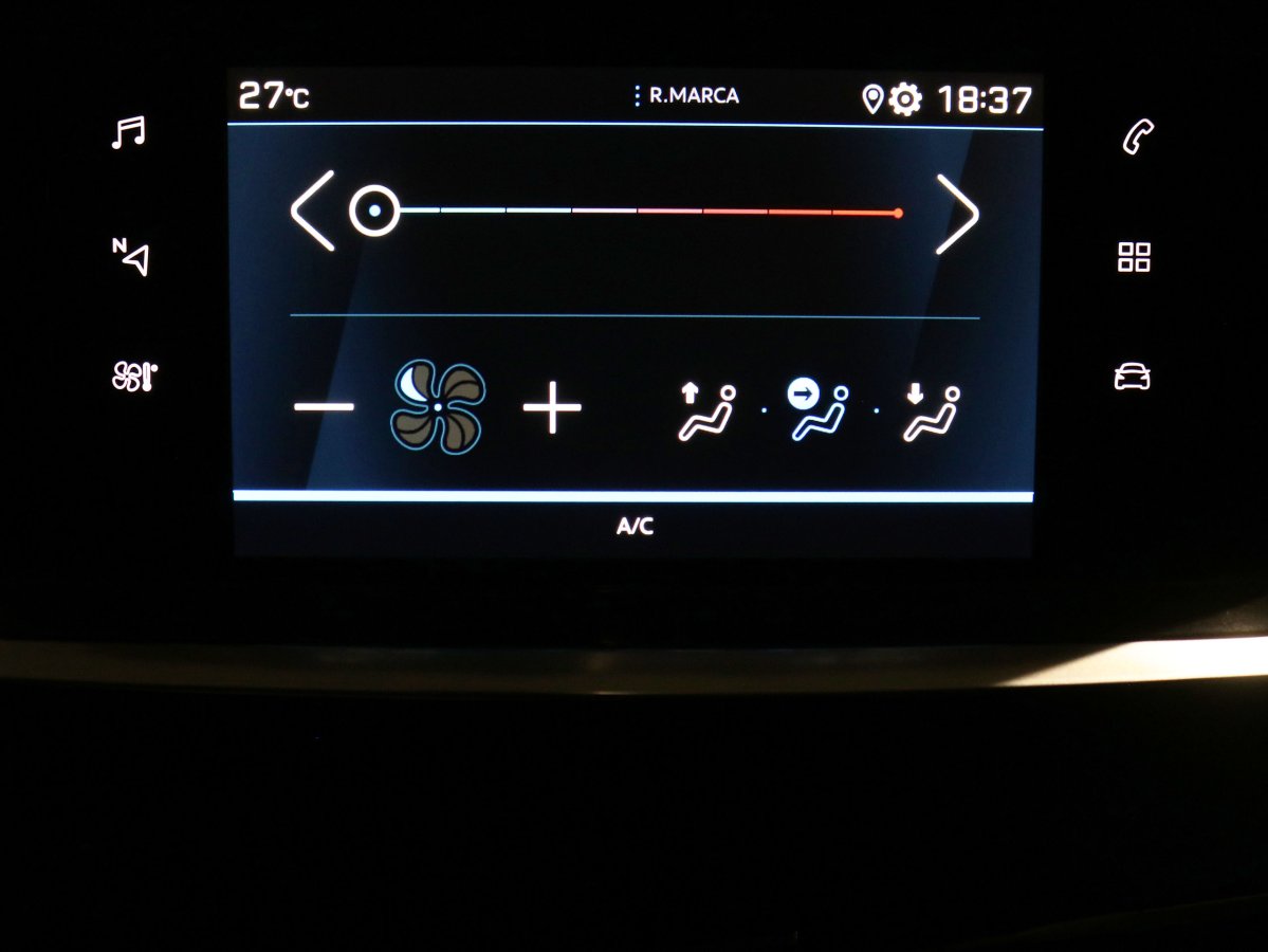 Foto Peugeot 208 17
