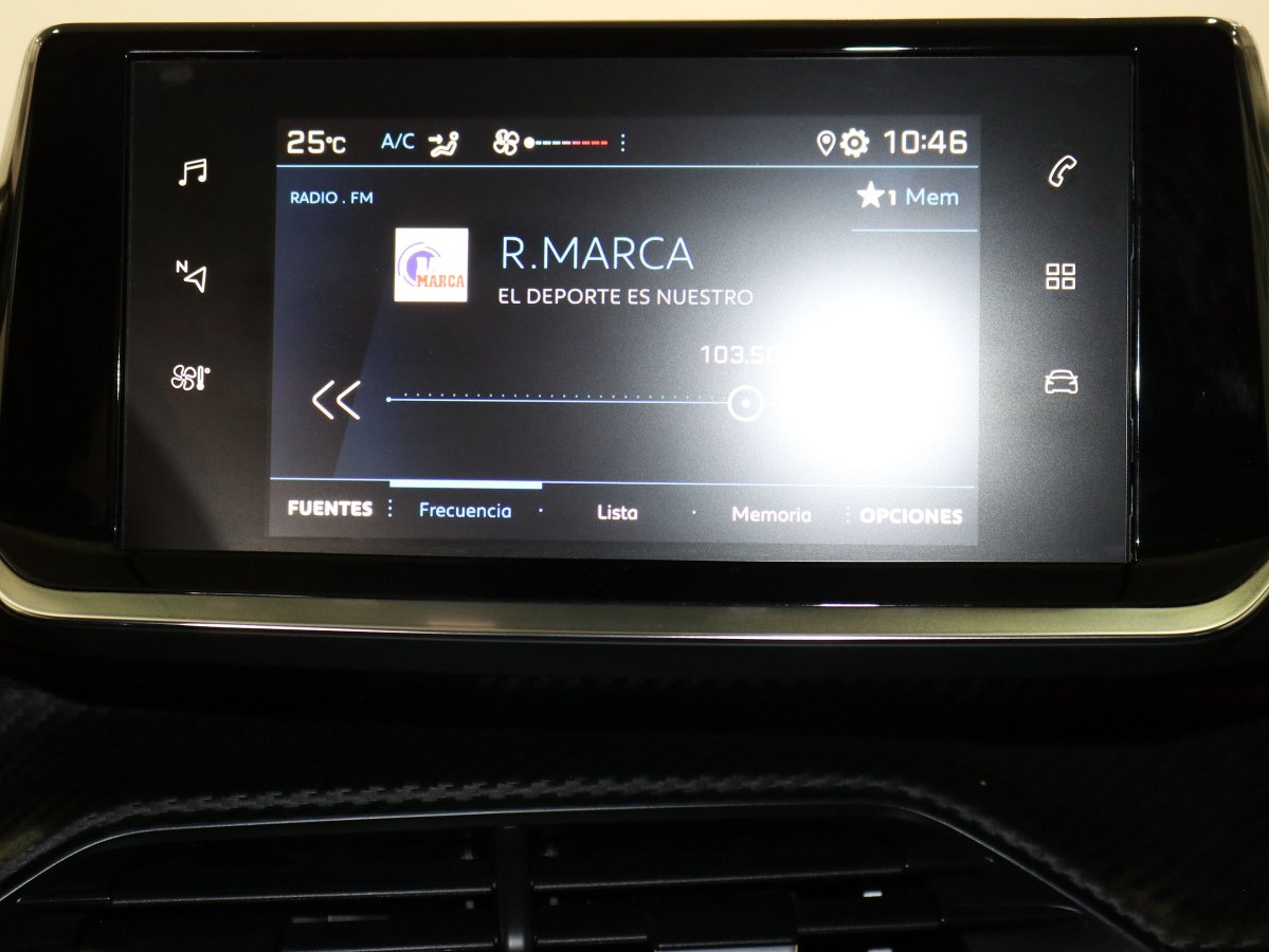 Foto Peugeot 208 26