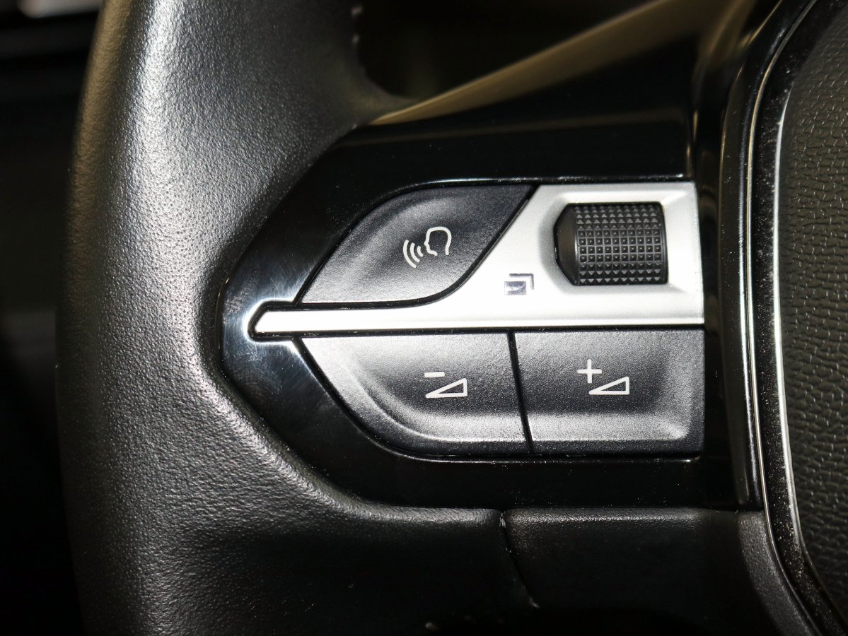 Foto Peugeot 208 34