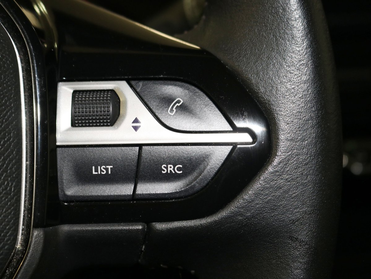 Foto Peugeot 208 35