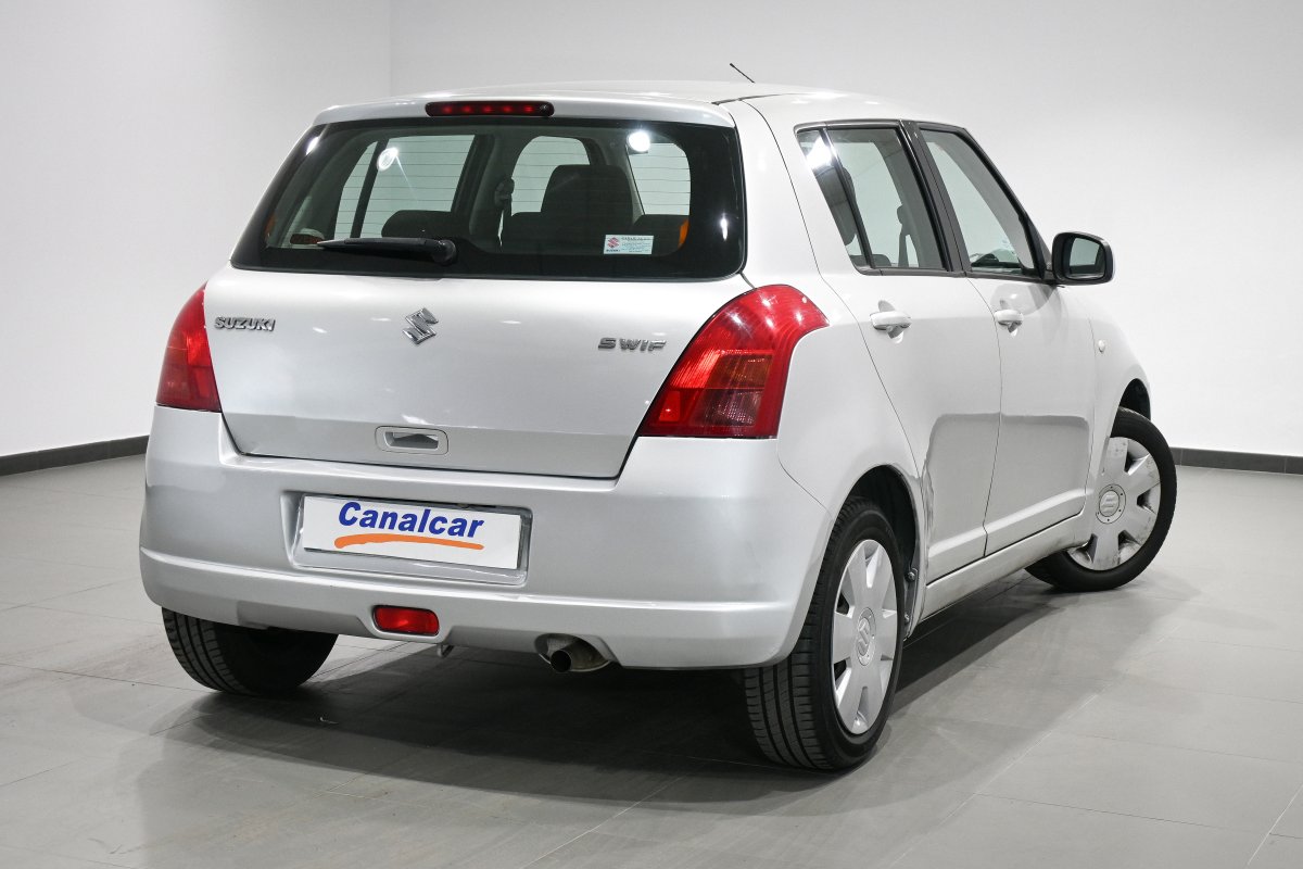 Foto Suzuki Swift 4