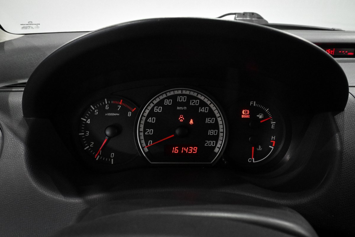 Foto Suzuki Swift 12