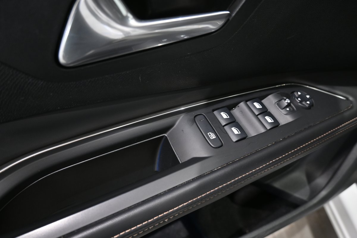 Foto Peugeot 5008 28