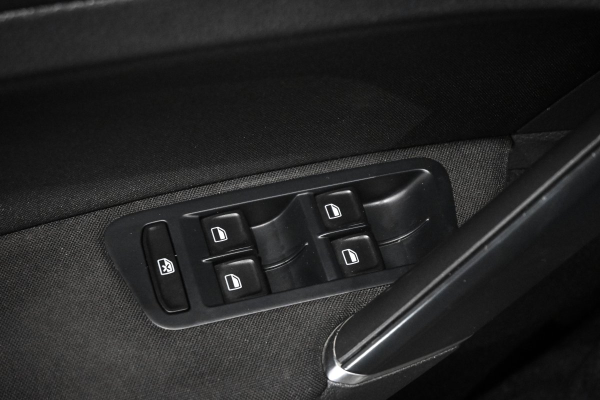 Foto Volkswagen Golf 33