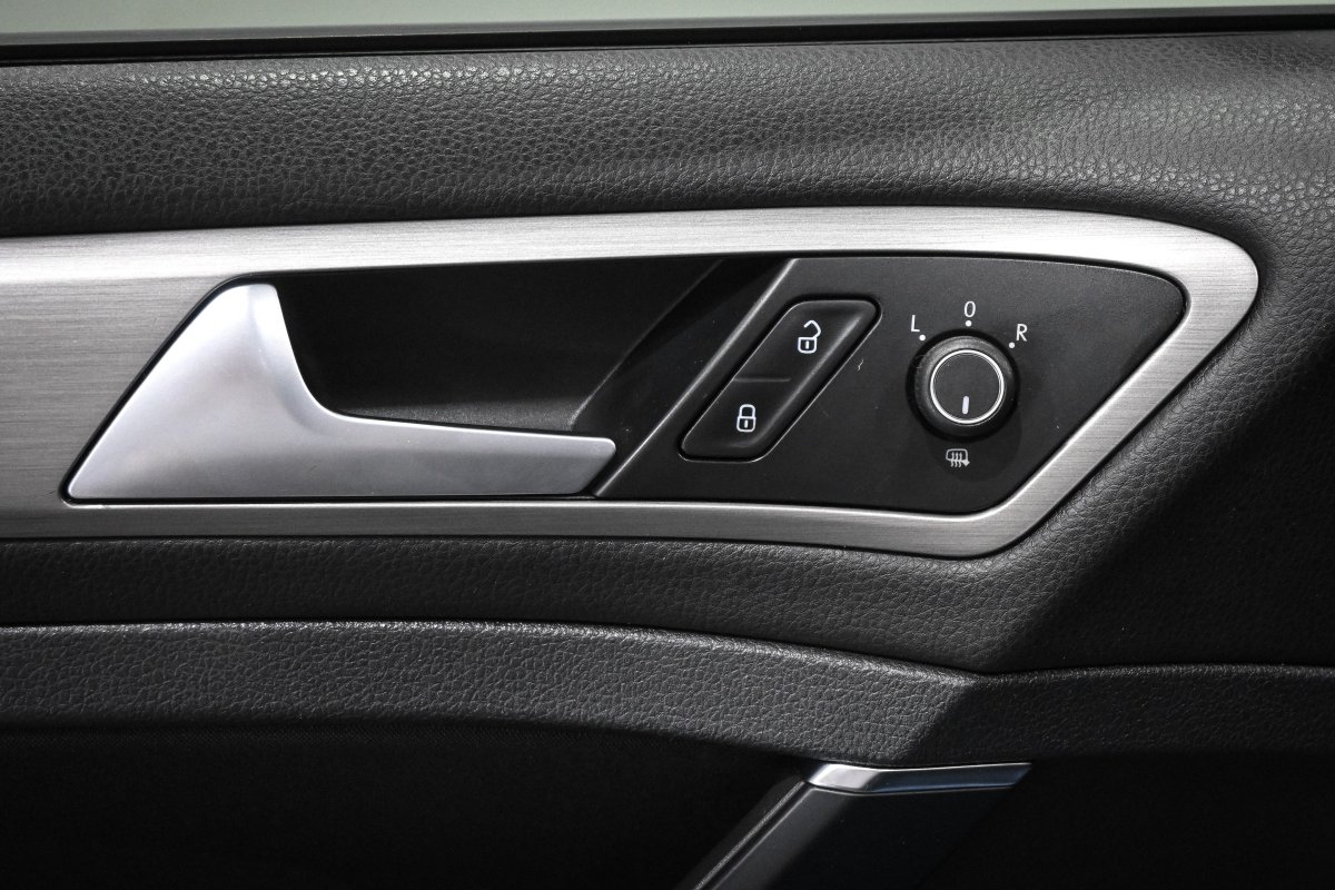 Foto Volkswagen Golf 32