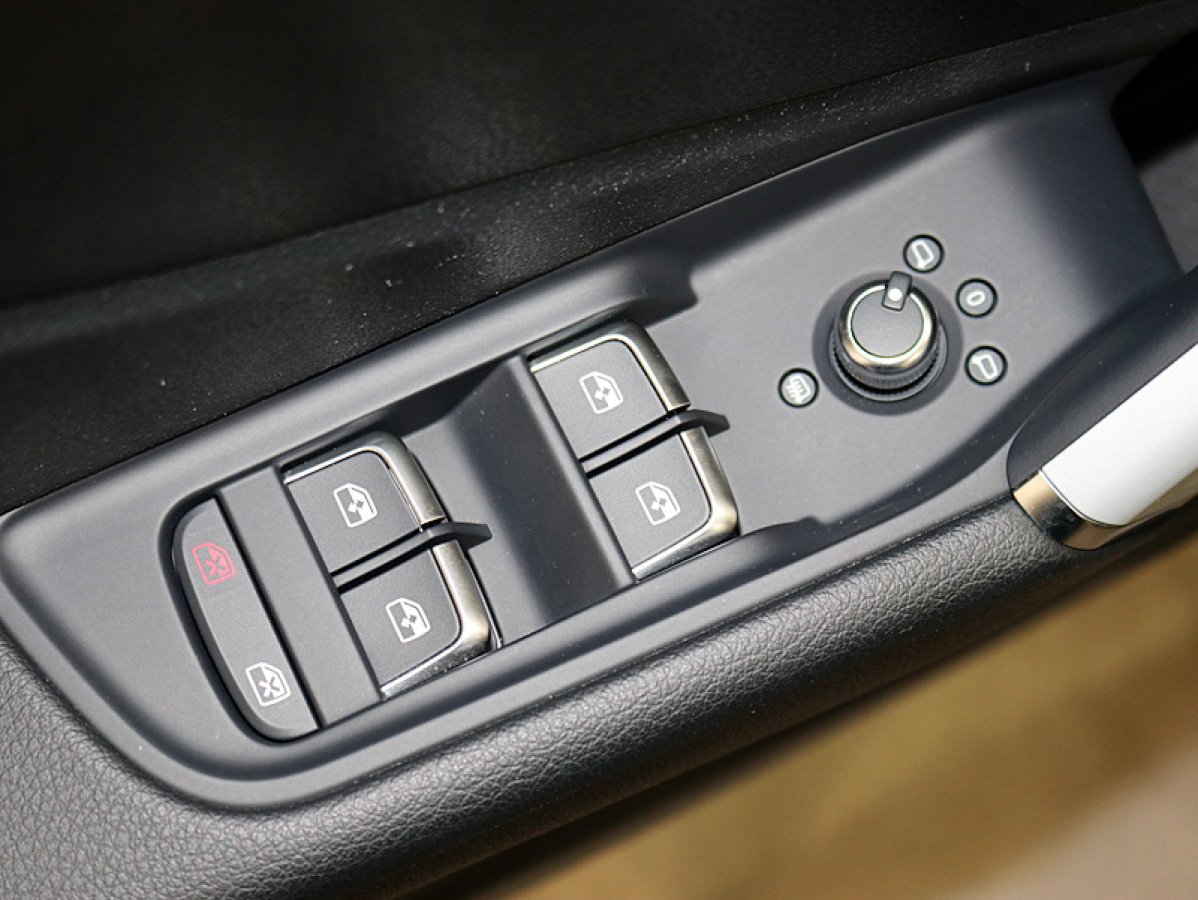 Foto Audi Q2 27