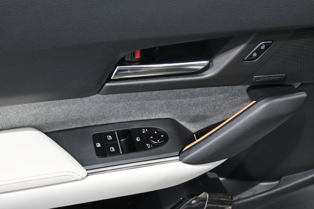 Foto Mazda MX-30 28