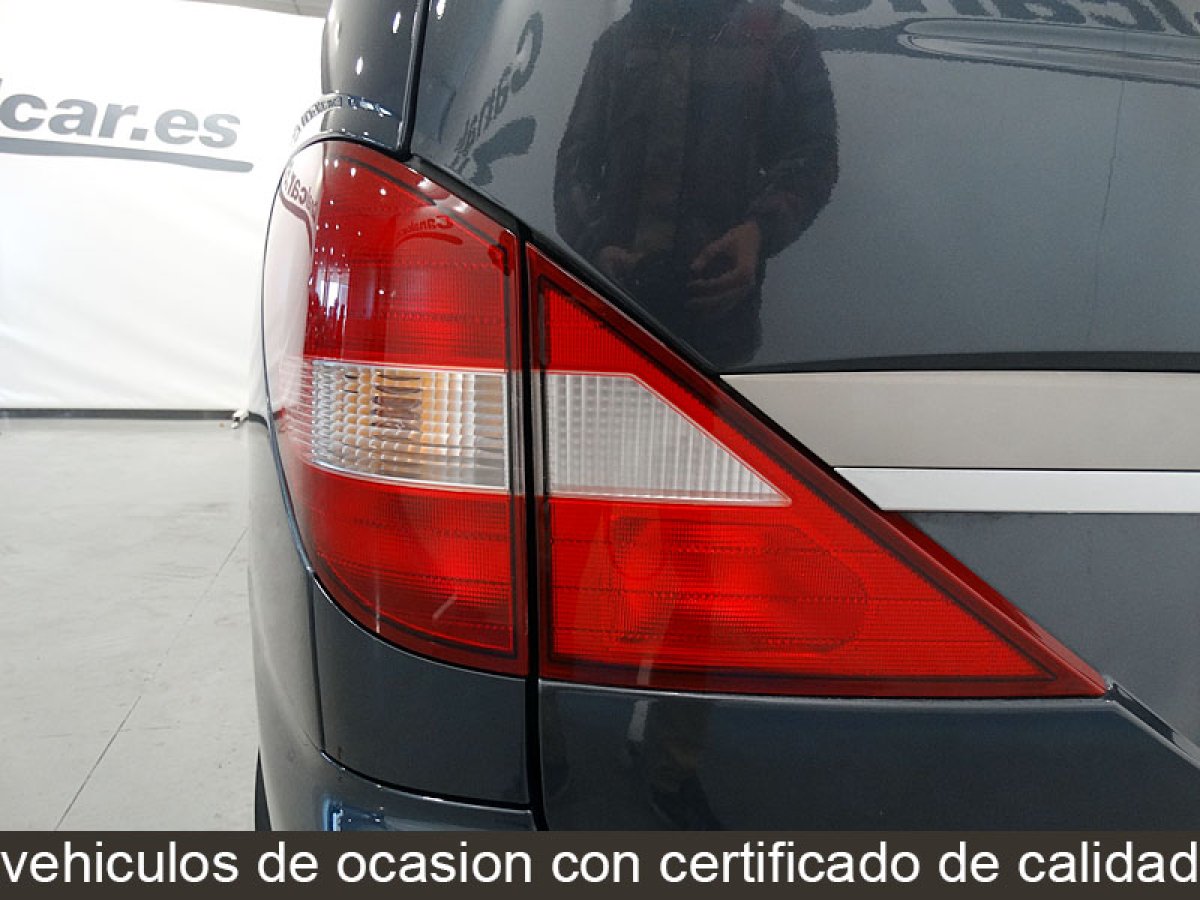 Foto Ssangyong Rodius 14