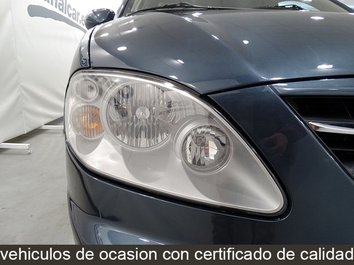 Foto Ssangyong Rodius 16
