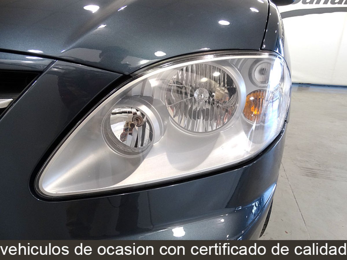 Foto Ssangyong Rodius 17