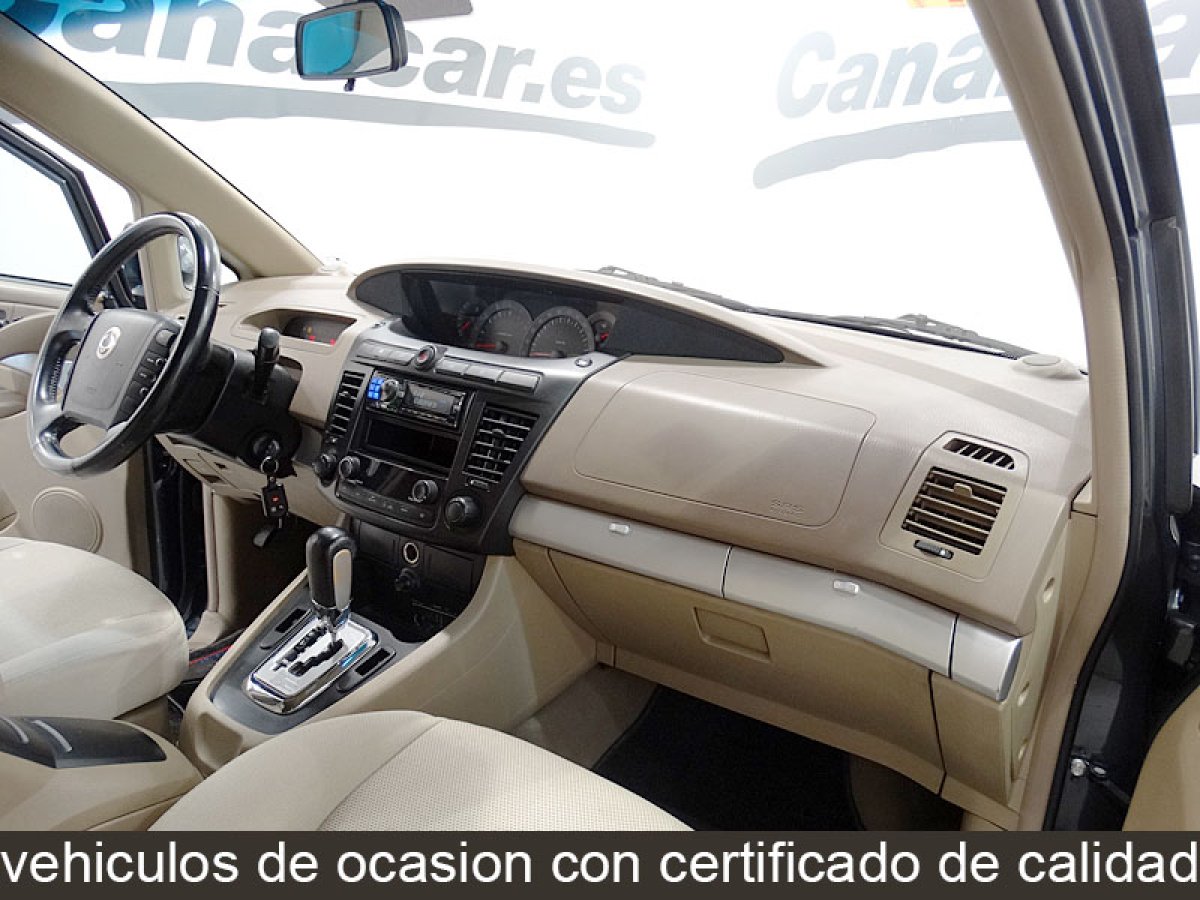 Foto Ssangyong Rodius 24