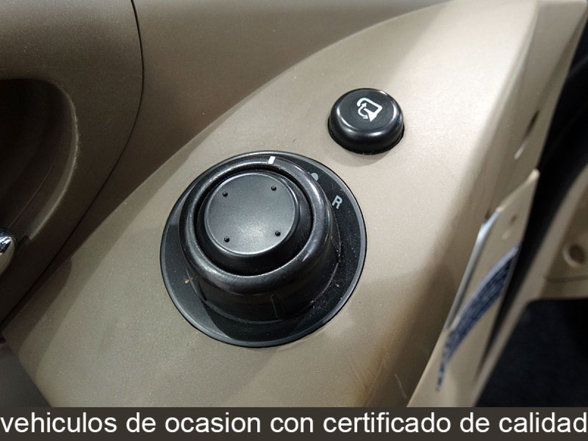Foto Ssangyong Rodius 32