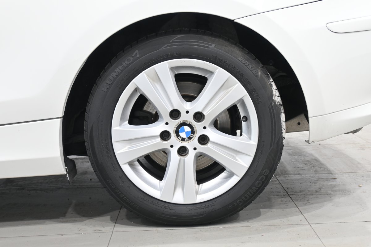 Foto Bmw 118i 25