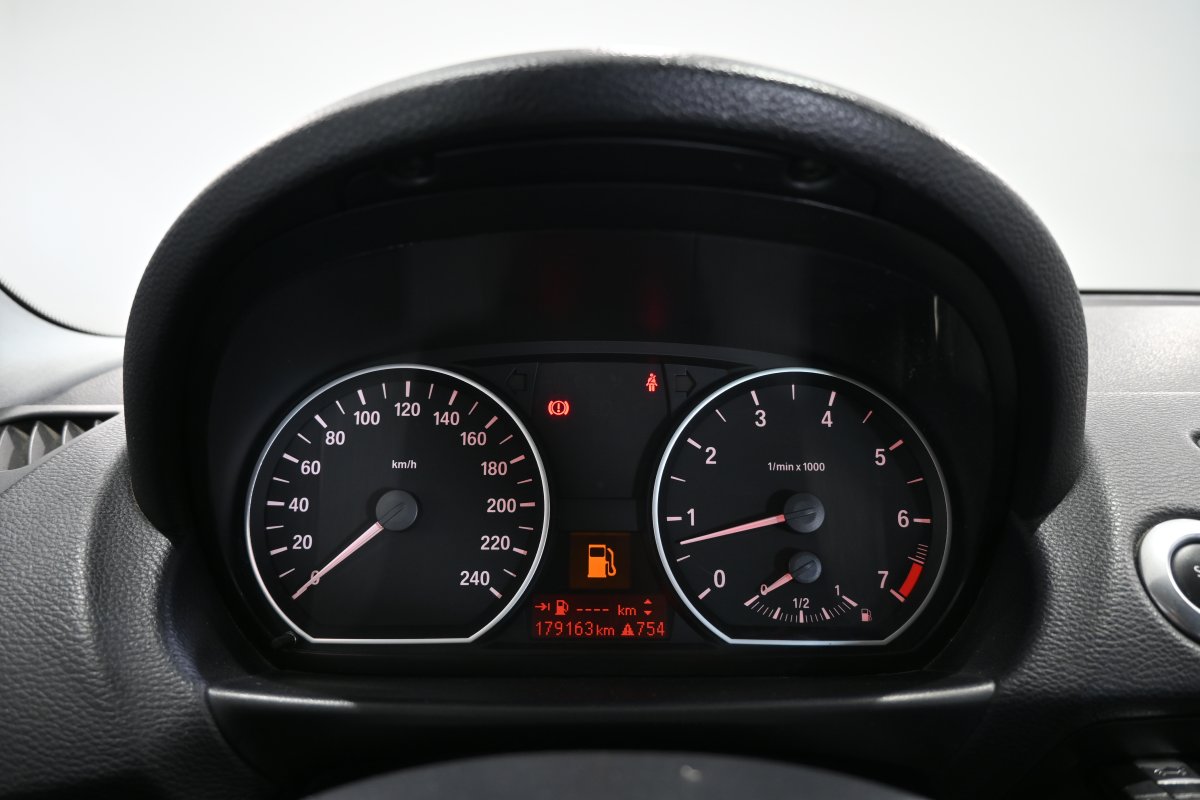 Foto Bmw 118i 13