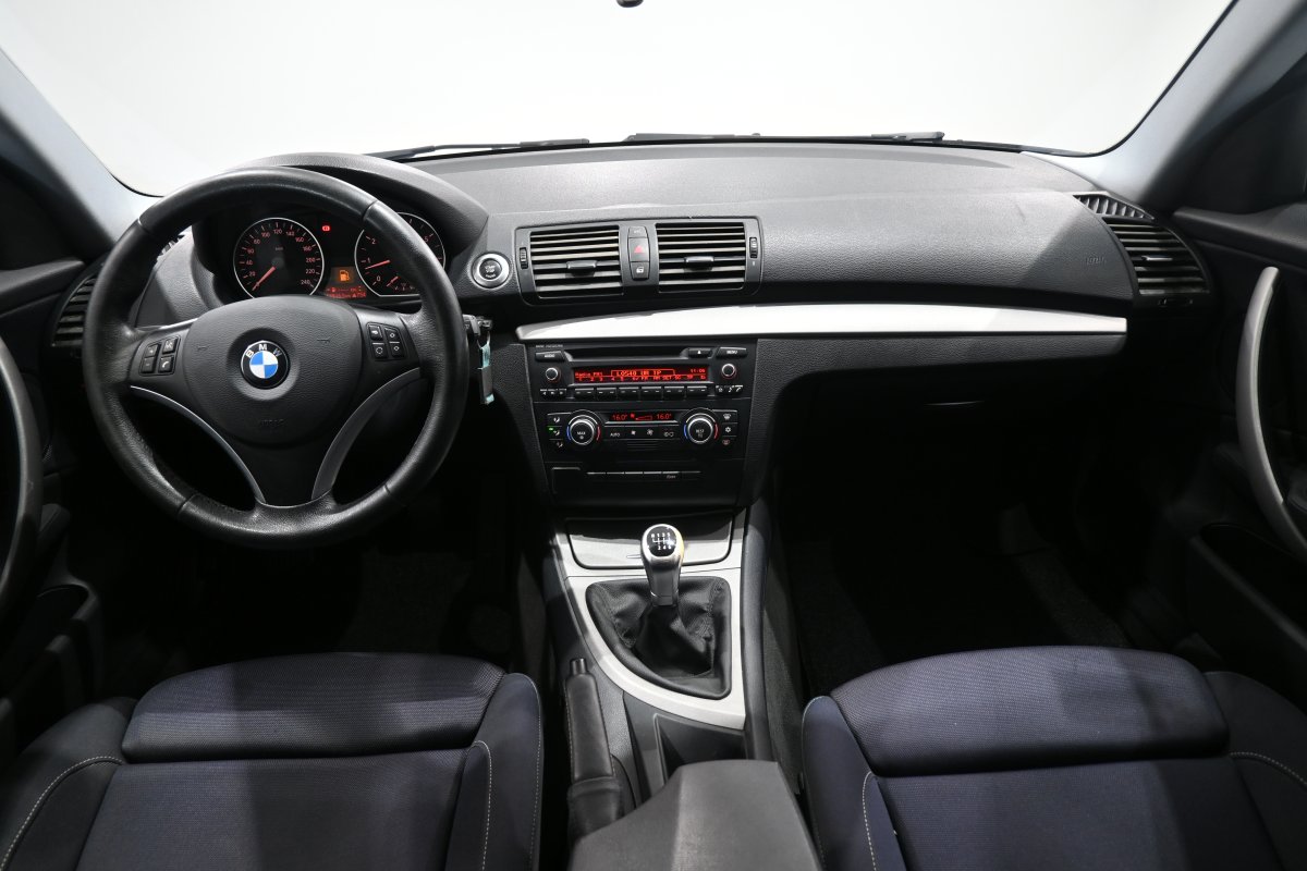 Foto Bmw 118i 16