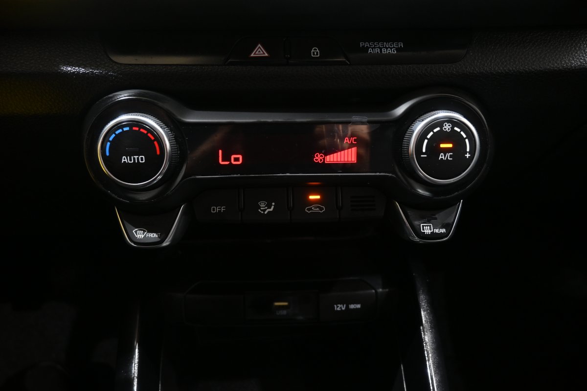 Foto Kia Stonic 14