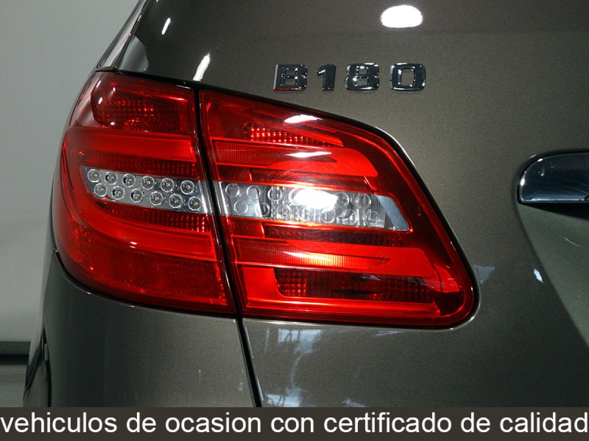 Foto Mercedes-Benz B 180 9